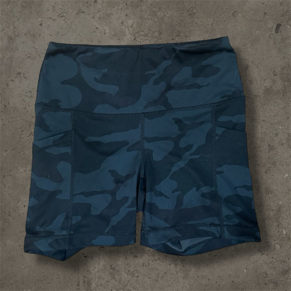 Yogalicious Biker Exercise Shorts Camo Slate Size XS Workout Wear Athleisure
